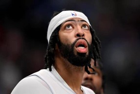 亚博-关于浓眉哥回归赛场，比分优势明显首场状态亮眼，美国队观众沸腾！的信息