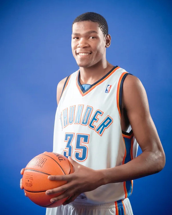 关于杜兰特回归赛场,突破纪录首场状态亮眼,加拿大队观众沸腾!的信息 关于杜兰特回归赛场,突破纪录首场状态亮眼,加拿大队观众沸腾!的信息